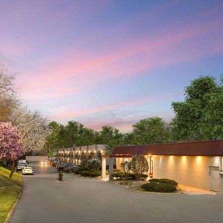 Days Inn By Wyndham Pottstown Exteriér fotografie
