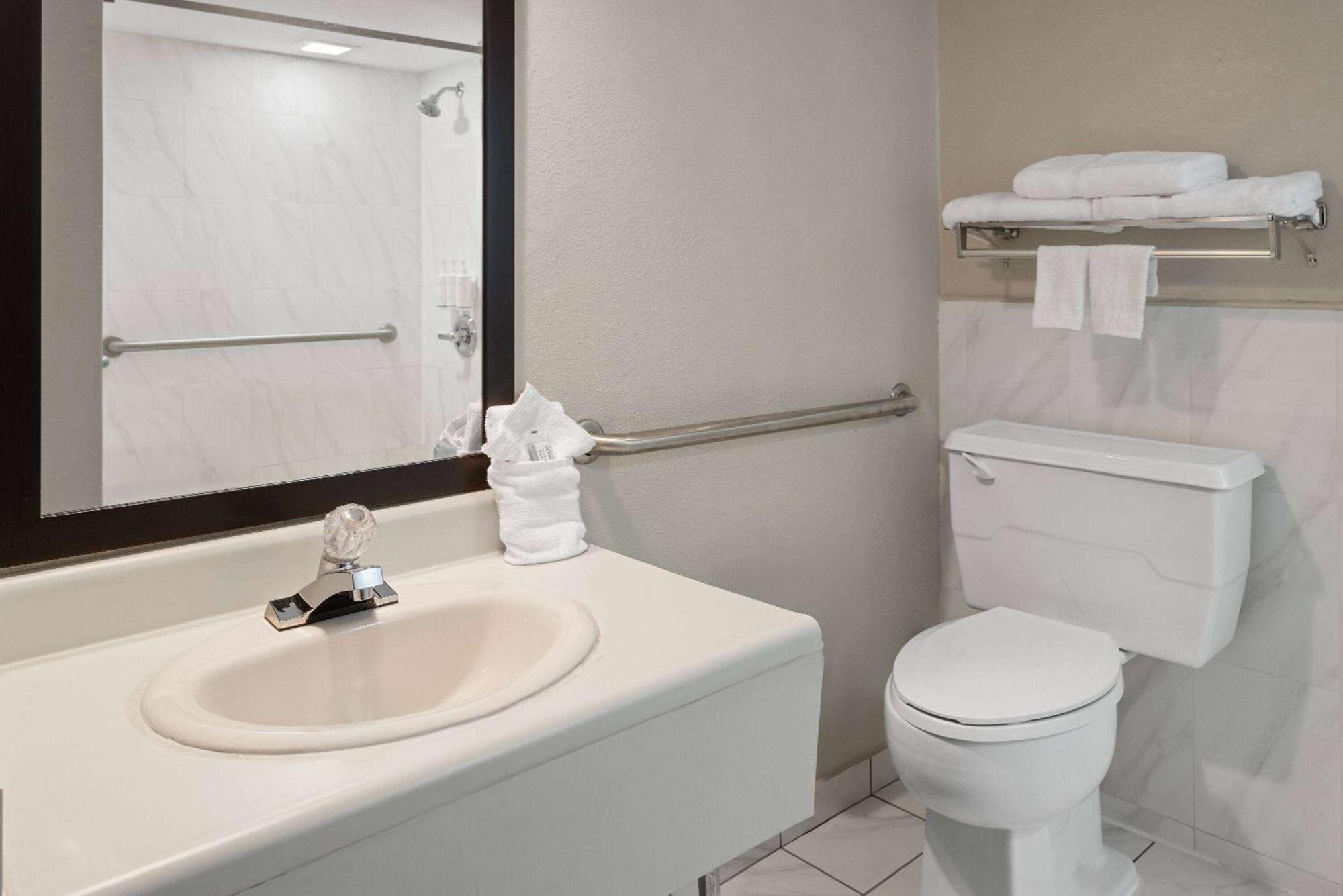 Days Inn By Wyndham Pottstown Exteriér fotografie