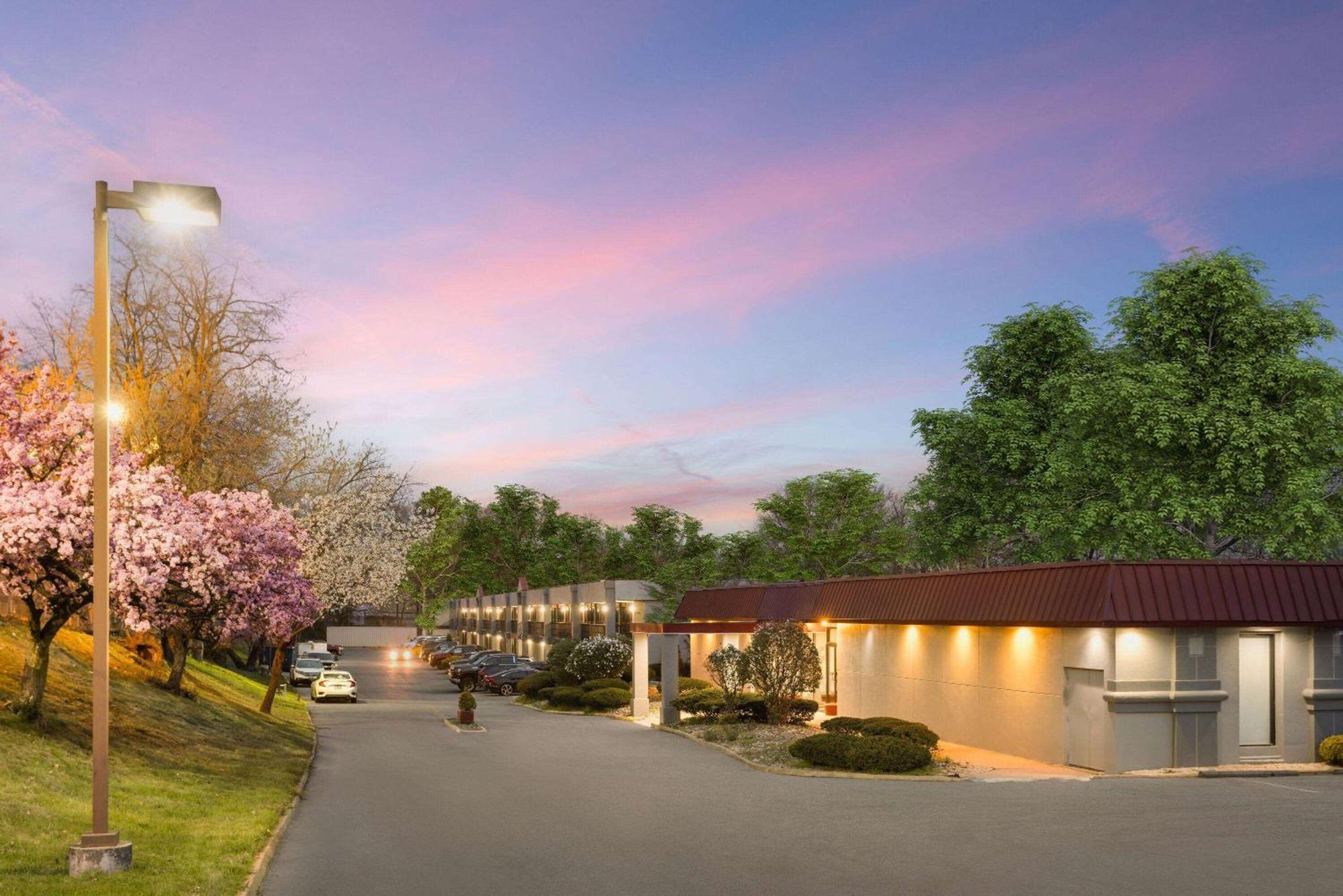 Days Inn By Wyndham Pottstown Exteriér fotografie